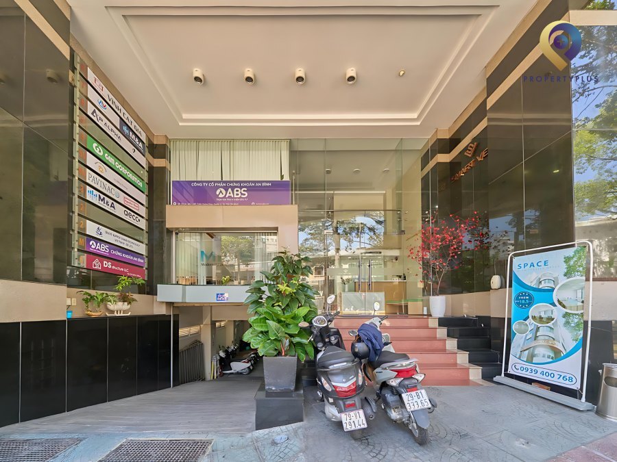Smart View Office Building